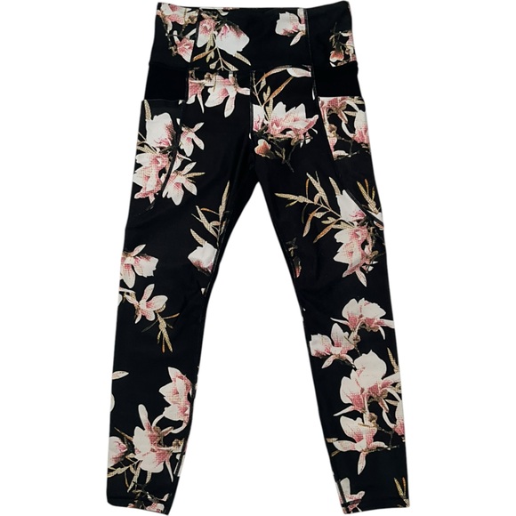Athleta Magnolia Salutation Stash Pocket Leggings Size Small Floral/Black 305922 - Picture 3 of 13